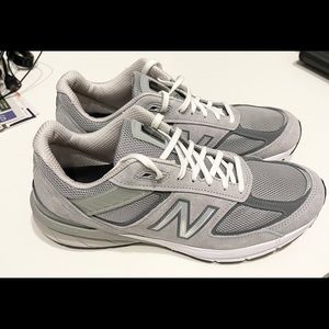New Balance 990V5